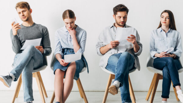 jovens no mercado de trabalho